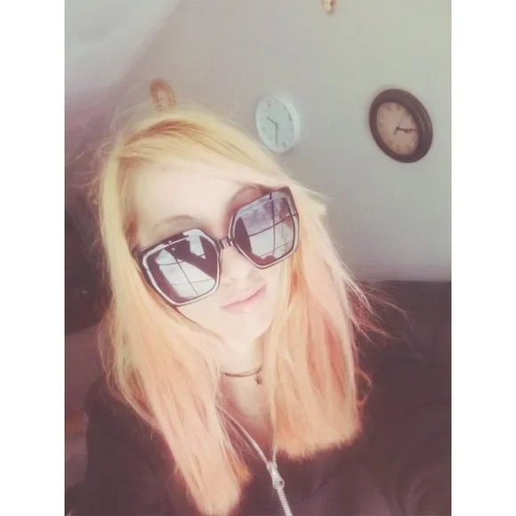 sunglasses - Picture 2 of 4